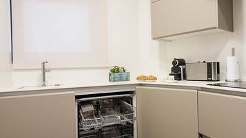 Réfrigérateur, micro-ondes, four, lave-vaisselle