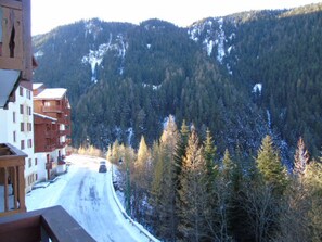 Property grounds - Cozy 2-Bedroom Apartment with Ski Access, Balcony, and Modern Amenities in Valfrejus (Valfréjus)