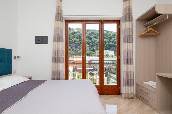 Comfort-Apartment | 2 Schlafzimmer, Daunenbettdecken, Verdunkelungsvorhänge