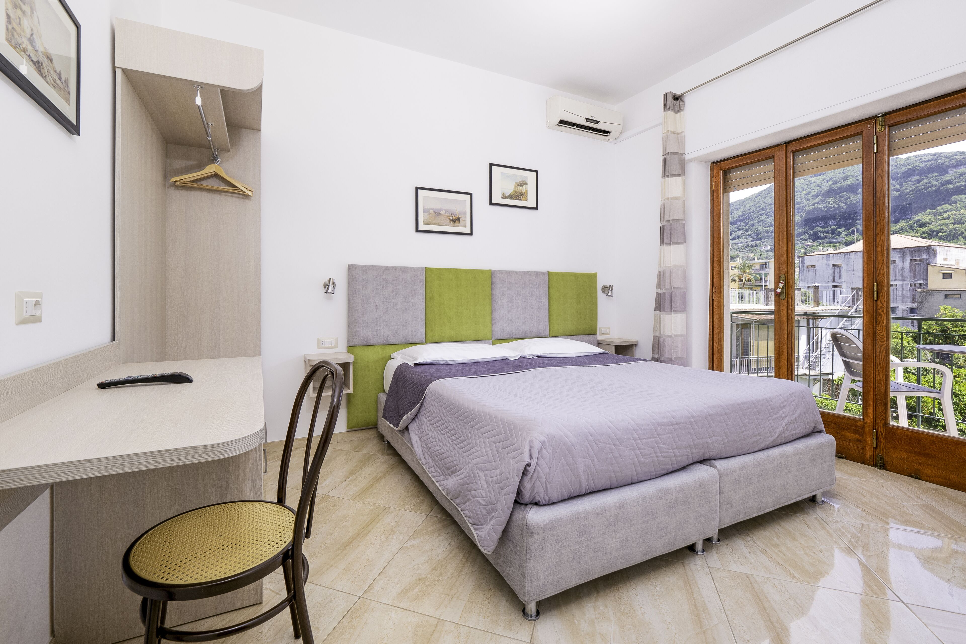 Appartamento Comfort | 2 camere, copriletto in piuma, tende oscuranti, ferro/asse da stiro