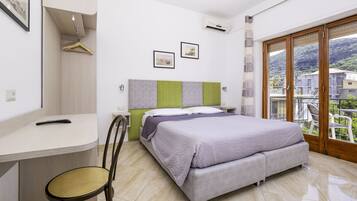 Appartamento Comfort | 2 camere, copriletto in piuma, tende oscuranti, ferro/asse da stiro