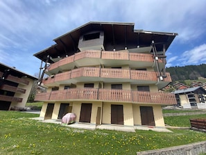 Exterior - Apartment with terrace, ski locker and covered parking (Châtel)