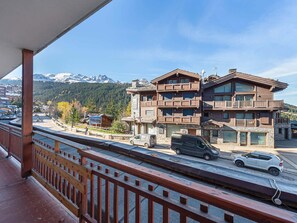 Property grounds - Apartment in central Courchevel with piste access, garage, and Wifi (Courchevel 1650)