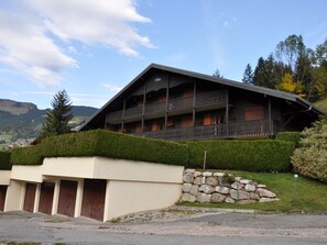 Exterior - Cozy apartment near the center, pets allowed (Châtel)
