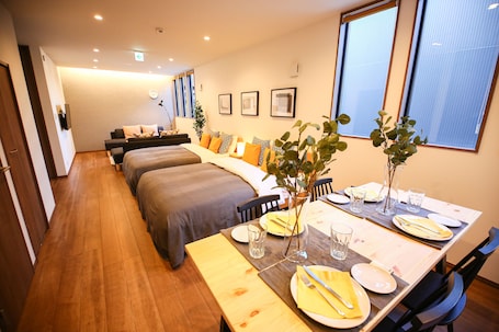 Deluxe Twin Room | Iron/ironing board, free WiFi