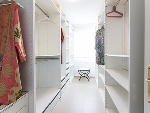 Interior - Bright 2-Bedroom Apartment Near Beach and Train Station in Central Málaga (Málaga)