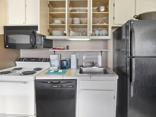 ML127 Perfect Condo for families with kids Parking, Wi-Fi, next to slopes