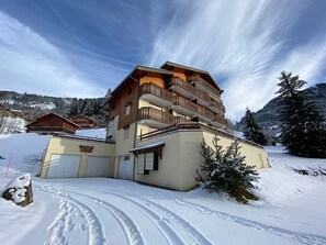 Exterior - Cozy studio near center, balcony and parking (Châtel)