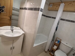 Bathroom - Apartment with Sunny Terrace in La Chapelle-d'Abondance (La Chapelle-d'Abondance)