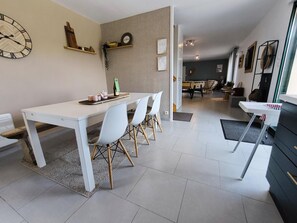 Interior - Large family house with garden and WiFi in Cérences (Cérences)