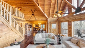 Smart TV, chimenea y futbolito