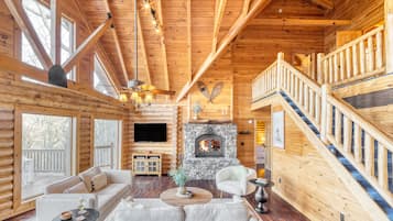 Smart TV, lareira, pebolim