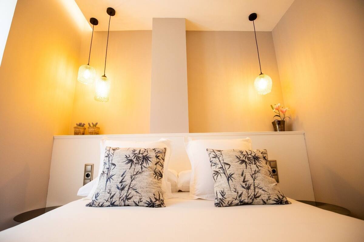 Egyptian cotton sheets, premium bedding, memory foam beds, free minibar
