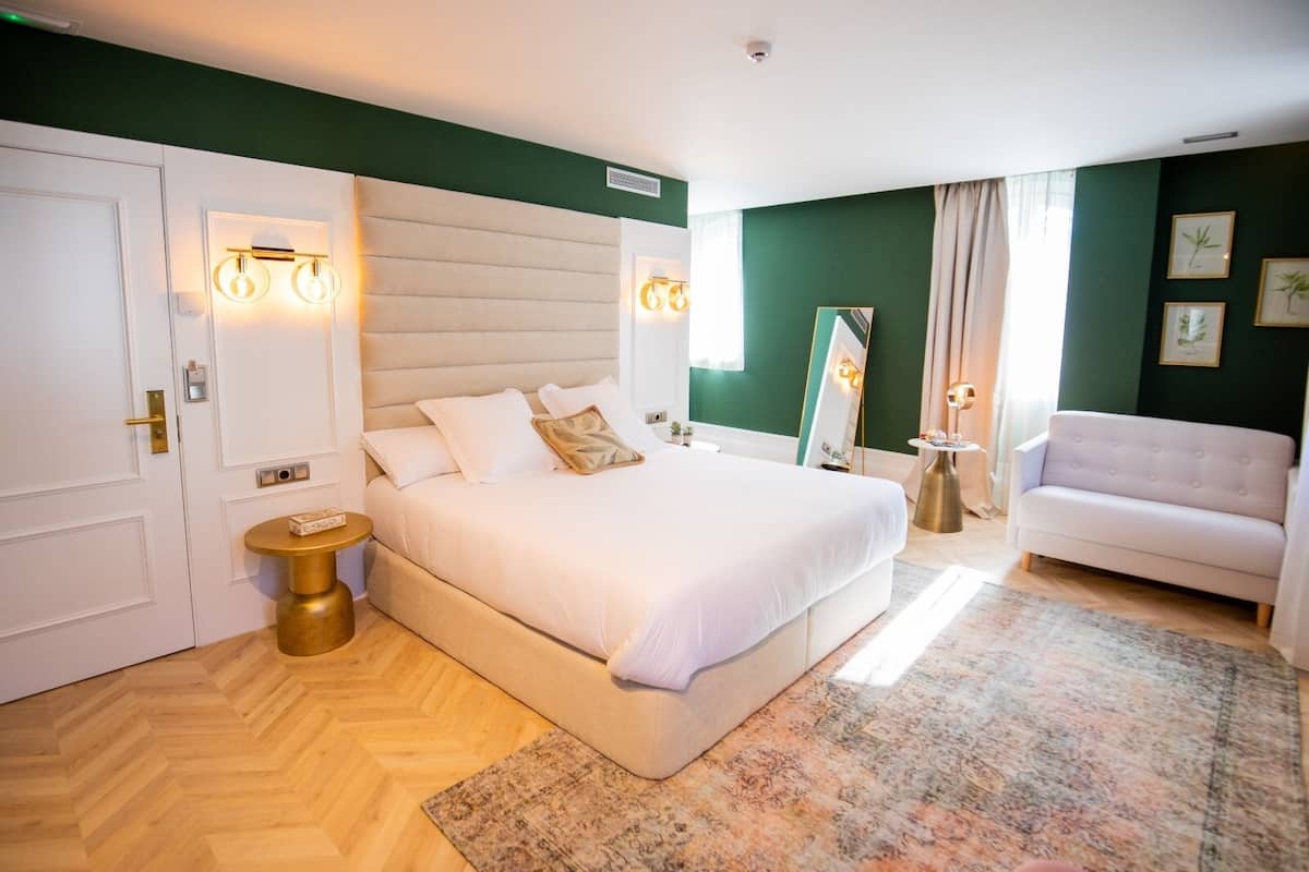 Egyptian cotton sheets, premium bedding, memory foam beds, free minibar
