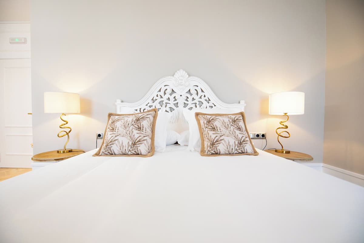 Room 101: Standard Double Room, 1 Queen Bed | Egyptian cotton sheets, premium bedding, memory foam beds, free minibar