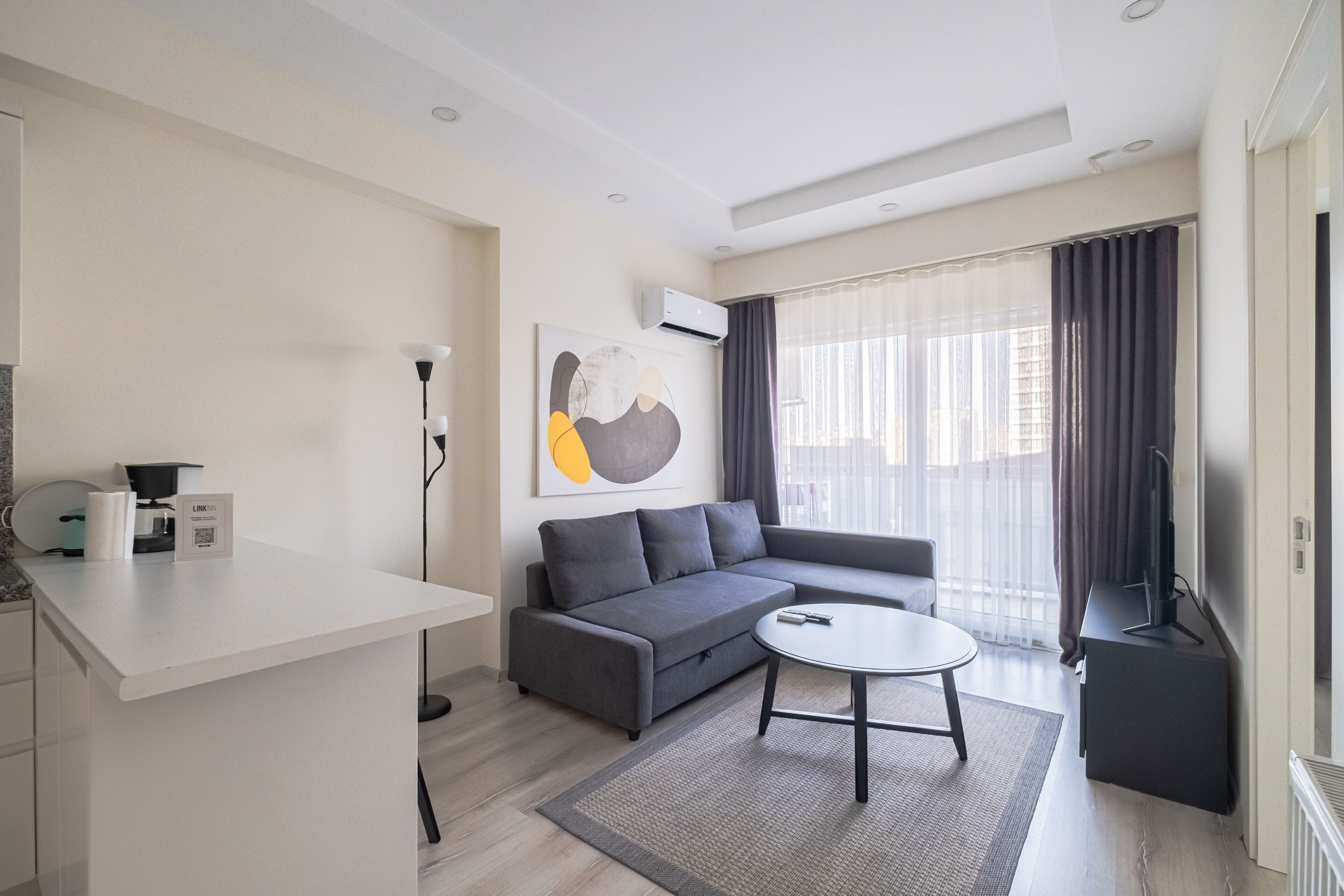 Mörkläggningsgardiner, strykjärn/strykbräda och gratis barnsängar