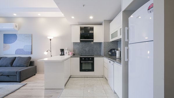 Design Apartment | Private kitchen | Fridge, oven, dishwasher, coffee/tea maker