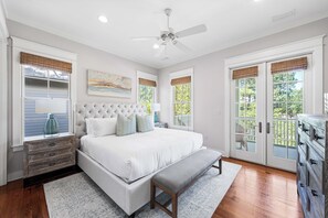 4 bedrooms, desk, iron/ironing board, free WiFi