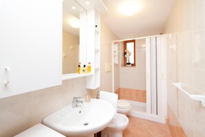 Apartment | Badezimmer