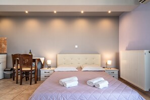1 chambre, fer et planche à repasser, Wi-Fi gratuit, draps fournis