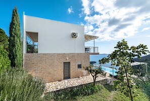 Exterior - Villa 'Villa Porto Katsiki' with Sea View, Wi-Fi and Air Conditioning (Lefkadas)