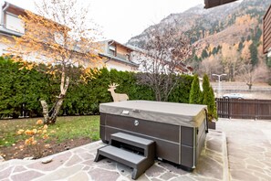 Baignoire à remous extérieure