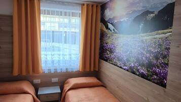 2 bedrooms, iron/ironing board, free WiFi, bed sheets