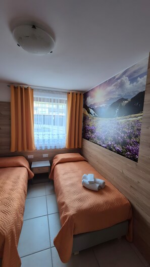 2 bedrooms, iron/ironing board, free WiFi, bed sheets - Apartment 'Night and Day 3' with Mountain View, Private Garden and Wi-Fi (Predazzo)