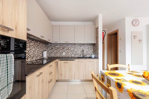 Apartamento 'Night and Day 3' con vistas a las montañas, jardín privado y Wi-Fi