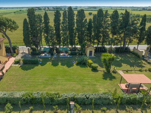 Vacation Apartment 'Podere Nuti - 1 "La Regola" with Shared Pool, Terrace, and Wi-Fi