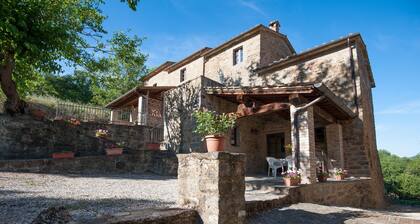 Farmhouse 'Pilari Appartamento Tabaccaia' with Mountain View, Shared Pool and Wi-Fi