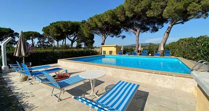 Apartment 'Podere Nuti - 2 Beloro' with Shared Pool, Shared Garden and Wi-Fi