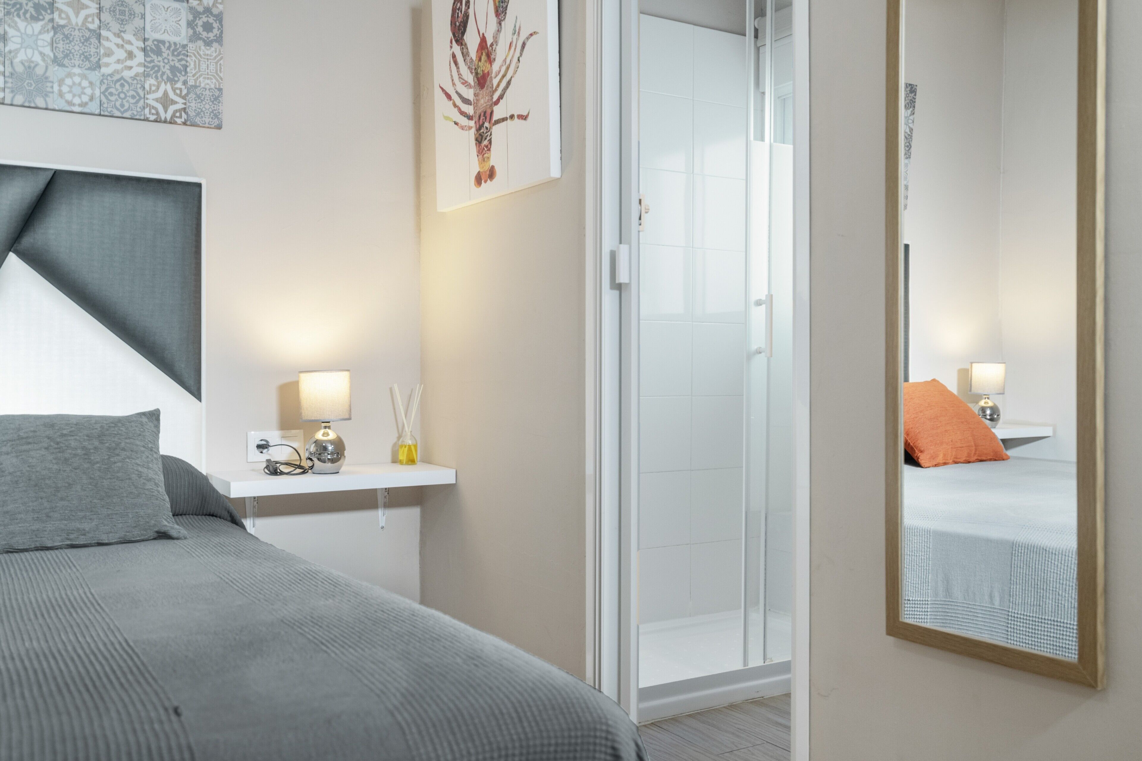 Fer et planche à repasser, Wi-Fi gratuit, draps fournis