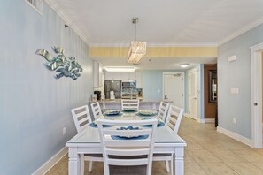 Dining - Waterscape A206 - Beautiful Family Paradise Resort! (Fort Walton Beach)