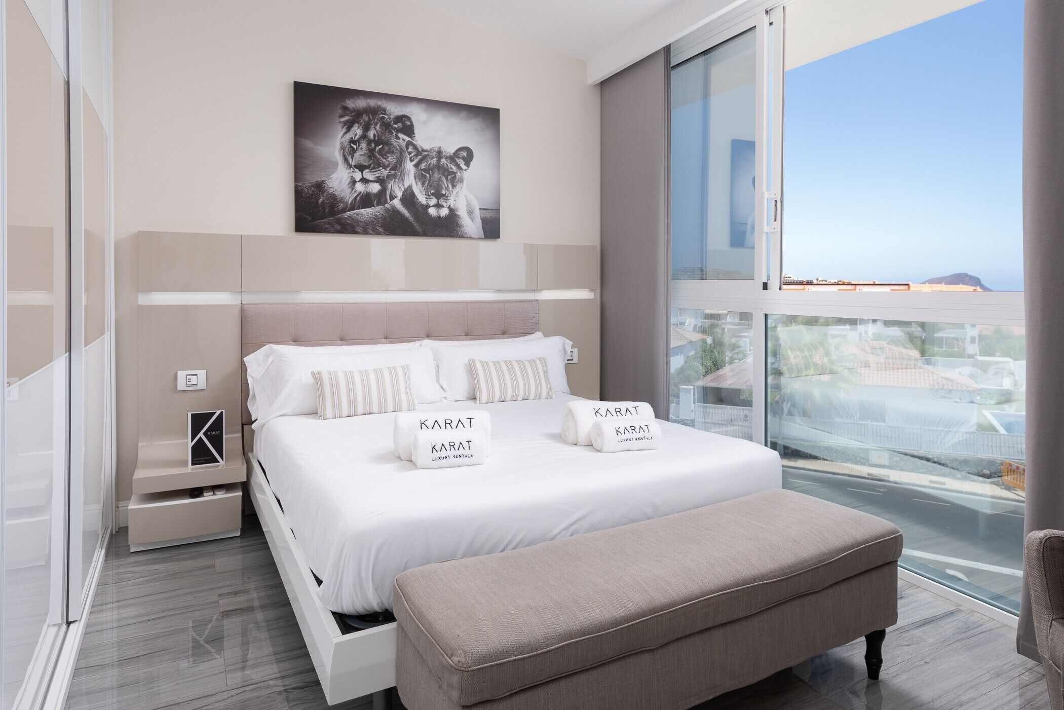 4 makuuhuonetta, silitysrauta/-lauta, ilmainen Wi-Fi, vuodevaatteet