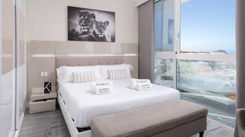 4 makuuhuonetta, silitysrauta/-lauta, ilmainen Wi-Fi, vuodevaatteet