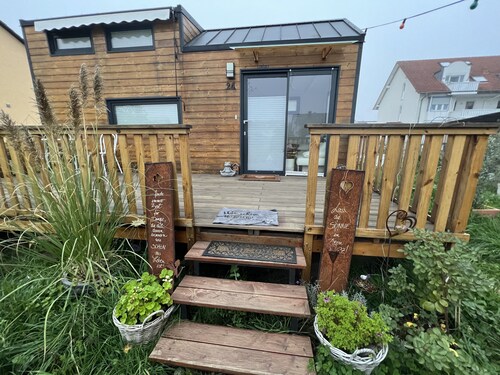 Apartment (Tiny House) - in a quiet location - 10 min to the lake or river