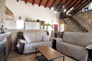 Télévision, cheminée