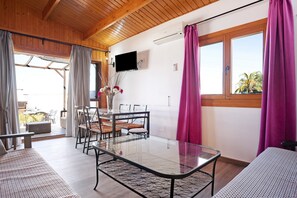 Interior - Holiday Home 'Casa Mari Carmen 2 ' with Private Pool, Private Terrace and Air Conditioning (Conil de la Frontera)