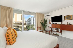 Iron/ironing board, free WiFi, bed sheets