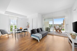 TV - Apartment 'Lopimar Bonito' with Mountain View, Wi-Fi and Air Conditioning (Canet de Berenguer)