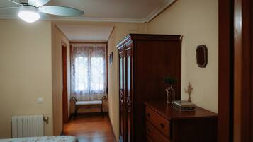 3 dormitorios, tabla de planchar con plancha, wifi gratis y ropa de cama