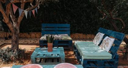 Holiday Home 'Ca Margarita' with Mountain Views, Wi-Fi, and Air Conditioning