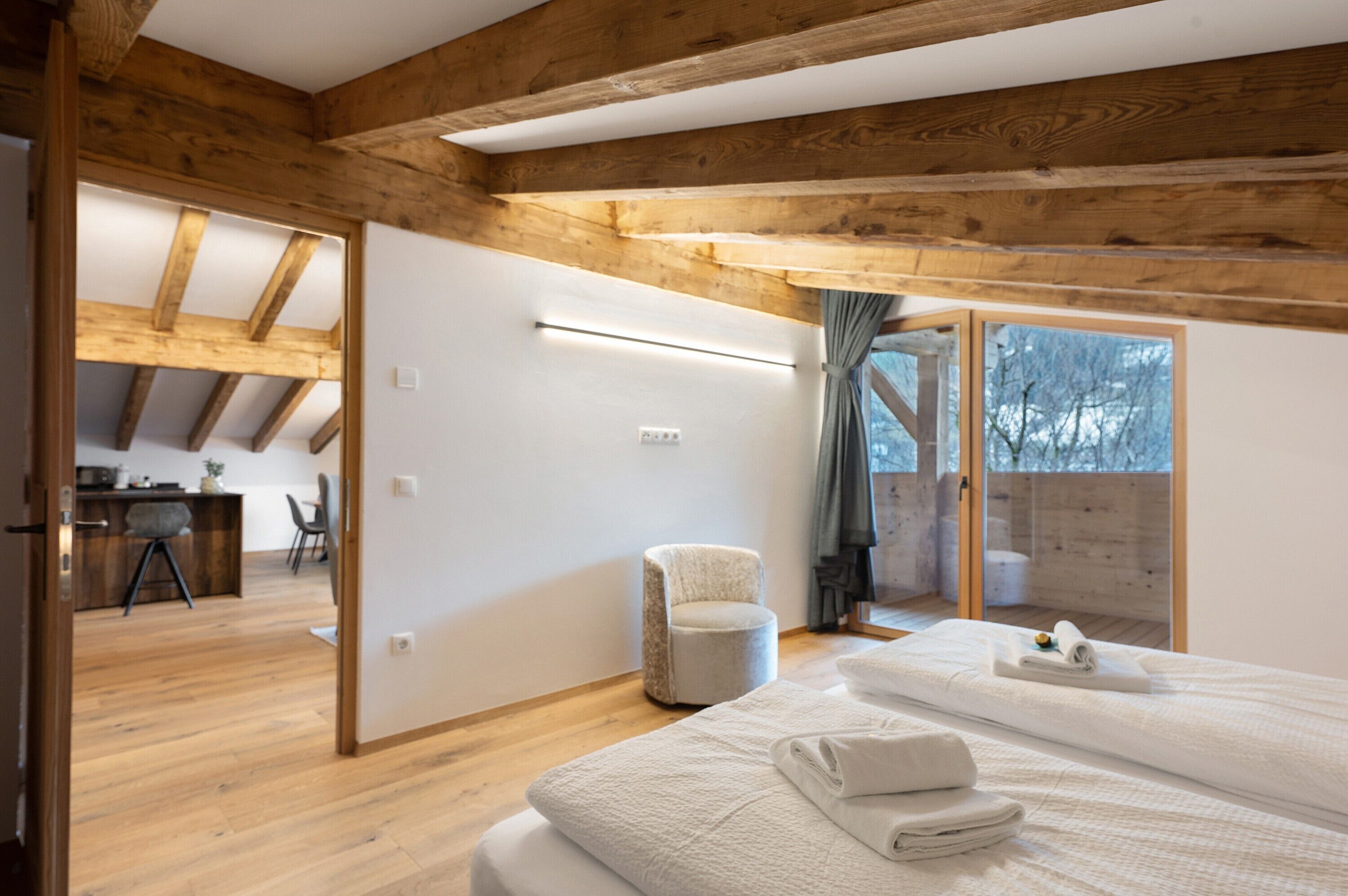 7 camere, Wi-Fi gratuito, lenzuola
