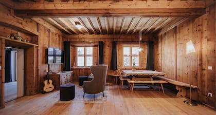 Ferienhaus 'Alpin Chalet Samer' mit Bergblick, privater Terrasse und WLAN