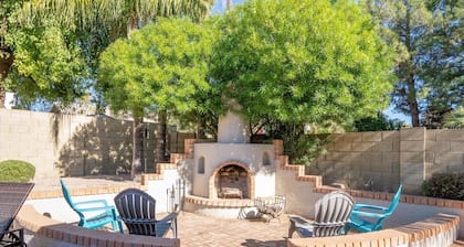 Modern Home w/ Pool & Spa | Sleeps 10