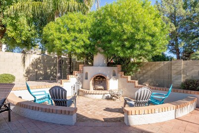 Heated Pool & Spa Home • Game Room • Sleeps 10