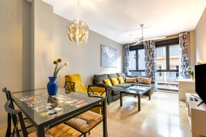 TV - Apartment 'Apartamento Alboran' with Wi-Fi and Air Conditioning (MALAGA)