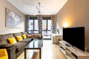 TV - Apartment 'Apartamento Alboran' with Wi-Fi and Air Conditioning (MALAGA)