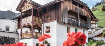 Apartment 'Ciasa Somuer - Stöa' with Mountain View, Private Terrace, and Wi-Fi